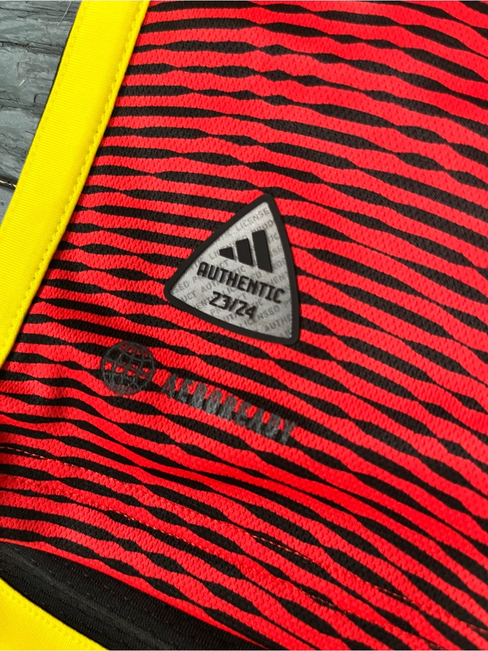 Adidas Seattle Sounders FC 2024 Bruce Lee Dragon Men's L Red Jersey NWT - Picture 8 of 11